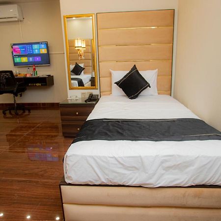 Hotel White Season Gulberg Lahore Eksteriør billede