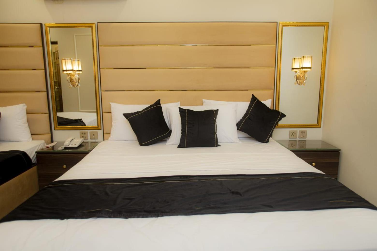 Hotel White Season Gulberg Lahore Eksteriør billede