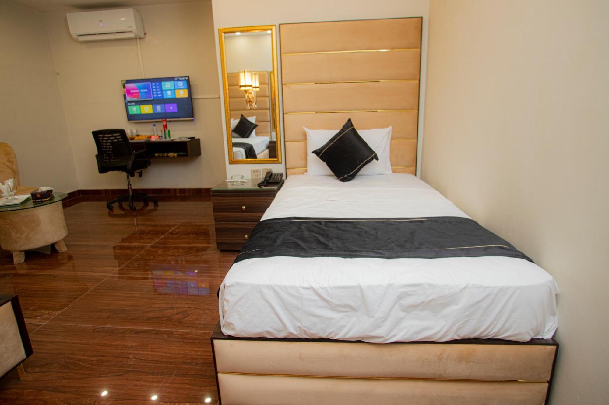 Hotel White Season Gulberg Lahore Eksteriør billede